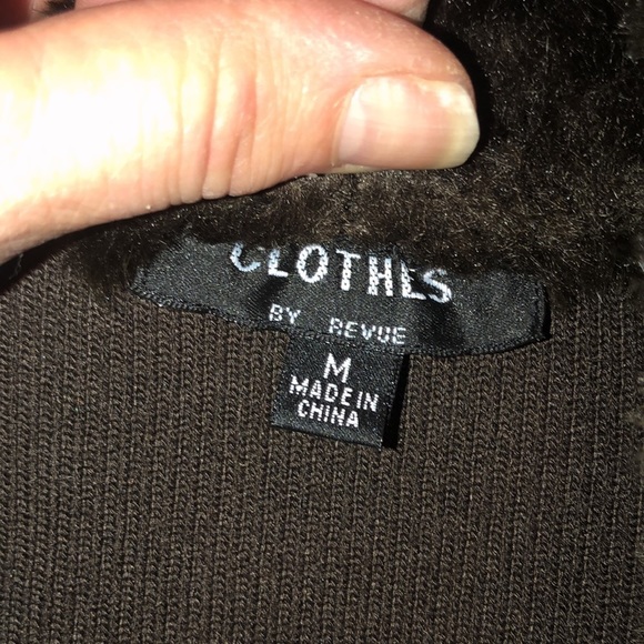 CLOTHES by REVUE medium brown knit faux fur vest with clasp closure - Picture 14 of 16